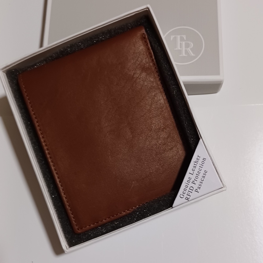 🆕NWB Things Remembered Leather Wallet